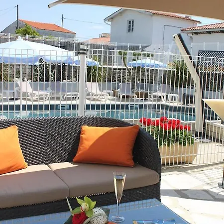 Hotel Face Aux Flots 3*