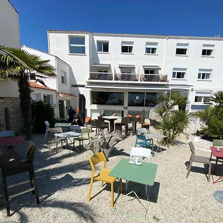 Hotel Face Aux Flots 3*