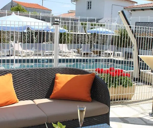 Hotel Face Aux Flots 3*